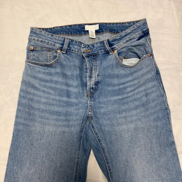 Jeans - Picture 1 of 3